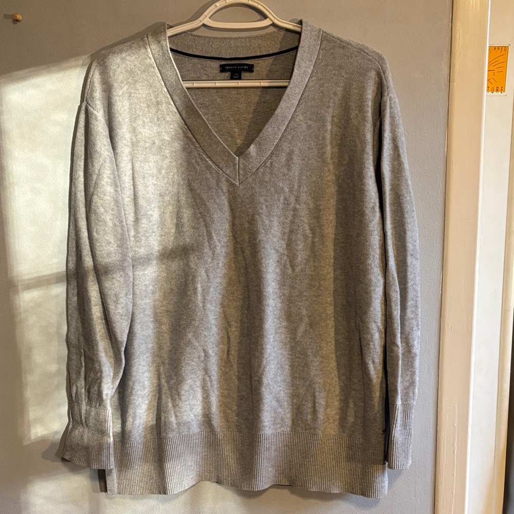 Tommy Hilfiger Light Gray V-Neck Men's Sweater